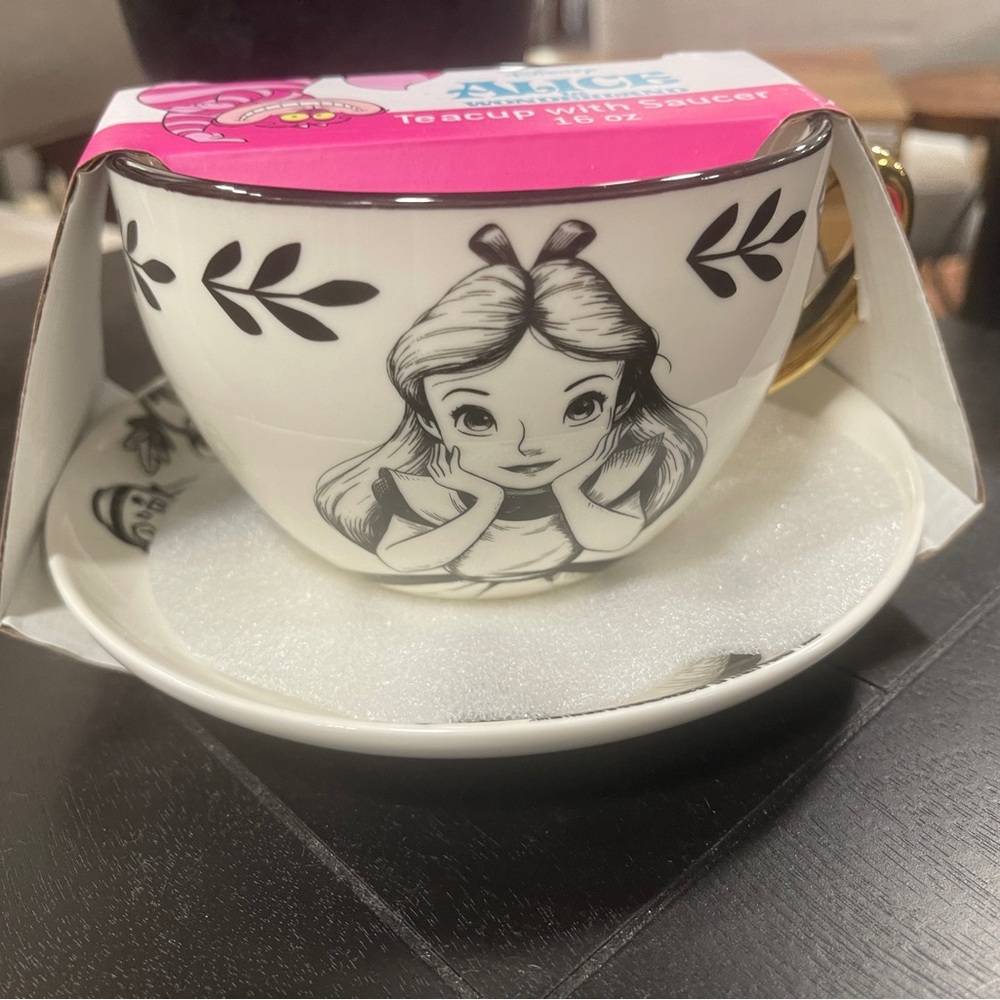 Disney Alice in Wonderland Black & White Ceramic Tea Cup & Saucer Set NWT
